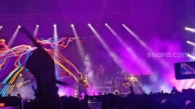 Gemerlap Konser The Script: Digelar Dua Hari Berturut-turut, Diwarnai Telepon Mantan