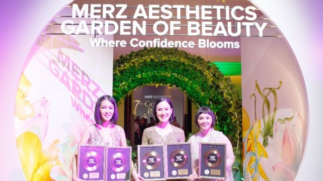 Klinik Kecantikan JAC dapat penghargaan Asia Pacific di 7th Golden Record Award (GRA) by Merz Aesthetics. (Dok. JAC)