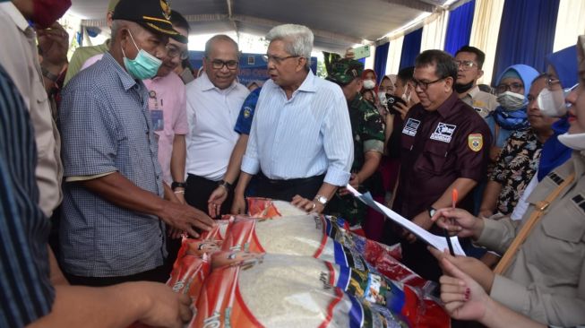 Wagub Sumsel Mawardi Yahya tinjau operasi pasar beras di Palembang [dok]