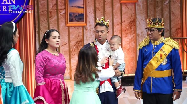 Banjir Undangan TV, Raffi dan Nagita Dukung Cipung di Dunia Hiburan