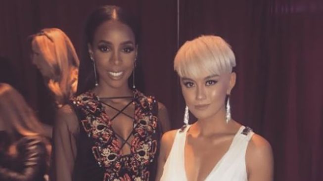  Kredit Foto: Potret Akrab Agnez Mo Bareng Artis Dunia (Instagram/@agnezmo)