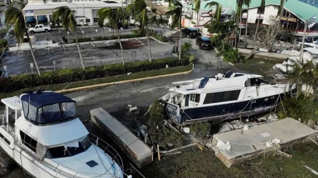 83 Orang Tewas Akibat Badai Ian Menerjang Florida