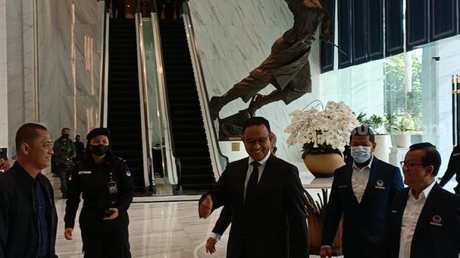 Anies Dandan Rapi Pakai Jas ke NasDem Tower Jelang Deklarasi Capres, Ada Apa?