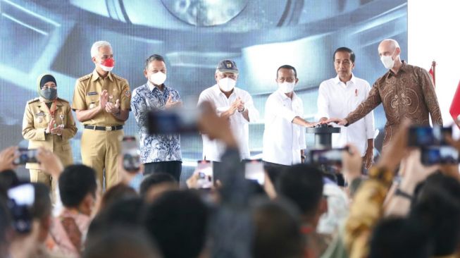 Dampingi Presiden Jokowi Groundbreaking Pabrik Wavin, Ganjar: Ini Bukti Kepercayaan Investor dan Trigger Bagi Daerah