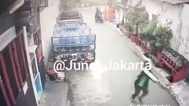 Bukan Senpi, Polisi Pastikan Kasus Penembakan Hansip di Tambora Pakai Airsoft Gun