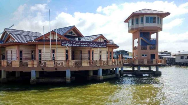 Objek Wisata Kampong Ayer Brunei Darussalam