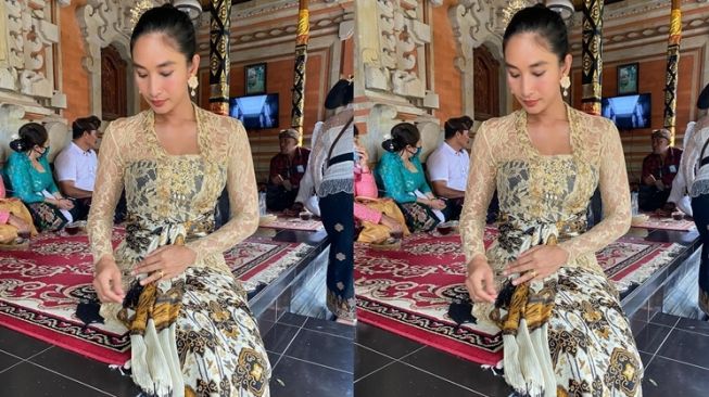 Potret Seleb Rayakan Hari Batik (Instagram/@happysalma)