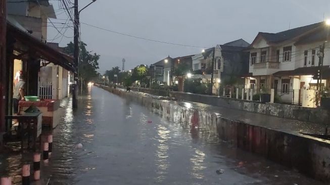 Hujan Deras, Sejumlah Titik Di Tangsel Banjir