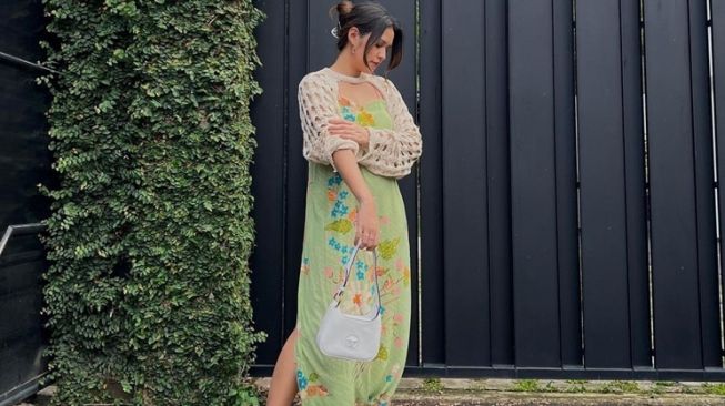 Potret Seleb Rayakan Hari Batik (Instagram/@raisa6690)