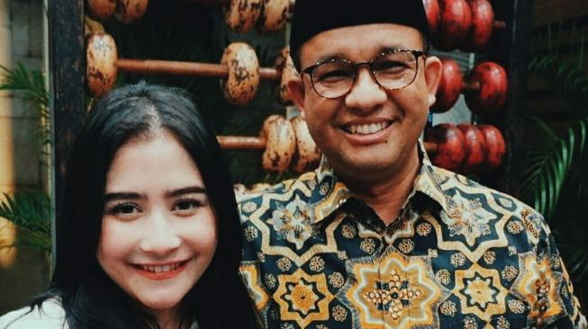 9 Potret Anies Baswedan Bareng Artis, Siap Dukung Jadi Presiden?