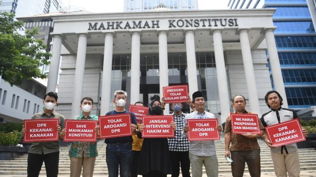 Sembilan Hakim Mahkamah Konstitusi Dipolisikan Buntut Ubah Keputusan Perkara