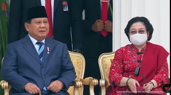 Hadiri HUT ke-77 TNI, Megawati Duduk Berdampingan dengan Prabowo