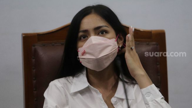 Jessica Iskandar bersiap mengikuti sidang gugatan pencemaran nama baik di Pengadilan Negeri Jakarta Selatan, Rabu (5/9). [Suara.com/Oke Atmaja]