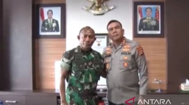 Kapolda Papua Barat Minta Maaf Insiden Oknum Polantas Jilat Kue Ultah TNI, Ini Reaksi Pangdam Kasuari