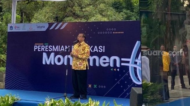 Ketua Dewan Kehormatan DPP Partai Golkar Akbar Tandjung peresmian relokasi Monunen 66 di kawasan Taman Menteng, Jakarta Pusat, Rabu (5/10/2022). [Suara.com/Fakhri Fuadi Muflih]