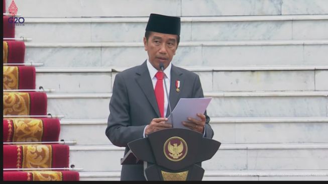 Presiden Joko Widodo atau Jokowi saat menyampaikan pidato amanat dalam Upacara Peringatan HUT TNI ke-77 RI di Istana Merdeka, Jakarta, Rabu (5/10/2022). (YouTube Sekretariat Presiden)