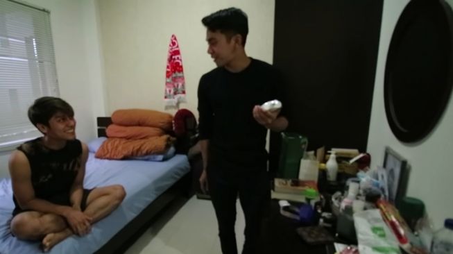 Potret Apartemen Rizky Billar Sebelum Kenal Lesti Kejora (YouTube ADY SKY)