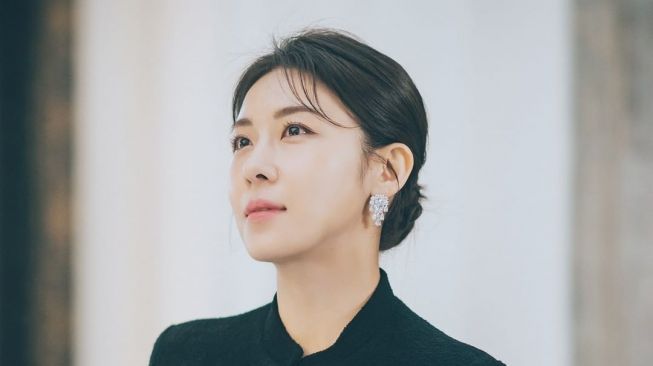 Pesona Ha Ji Won di Curtain Call (Instagram/@kbsdrama)