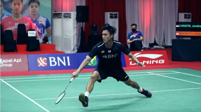 Shesar Hiren Rhustavito, tunggal putra Indonesia dijadwalkan menghadapi sang Juara Asia 2022 di babak awal French Open 2022 (PBSI/Twitter @INABadminton)