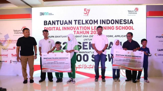 Telkom Bangkitkan Digitalisasi Pendidikan di Daerah 3T