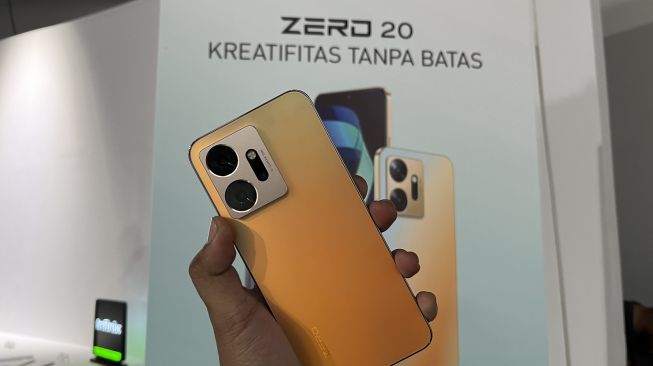 Harga Infinix Zero 20 di Indonesia sekitar Rp 3,6 juta. [Suara.com/Dicky Prastya]