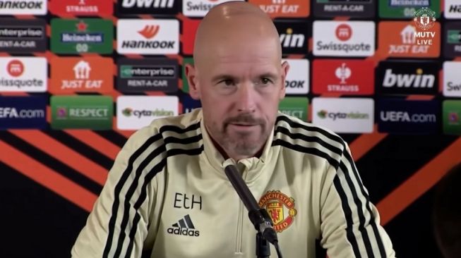 Manajer Manchester United, Erik ten Hag menghadiri konferensi pers jelang laga Liga Europa kontra Omonia Nicosia di Siprus. [doc. MUFC]