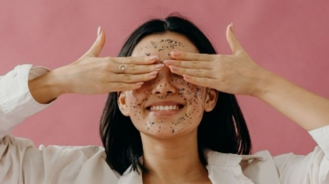 5 Tanda Kulit Over Exfoliation, Begini Cara Mengatasinya