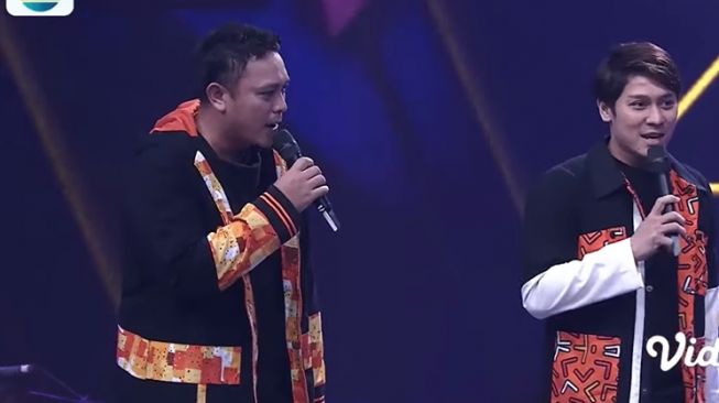 Potret Rizky Billar saat Jadi Host D Academy (YouTube/D'Academy Indosiar)