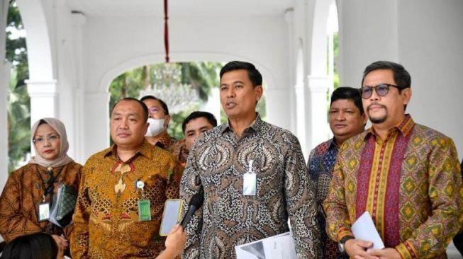 Dirut BPJS Ketenagakerjaan Lapor ke Jokowi, Bakal Kirimkan Data BSU Tahap Lima ke Kemenaker untuk Divalidasi