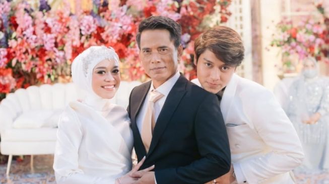 Potret Rizky Billar bareng orang tua Lesti Kejora (Instagram/@ayah_kejora)