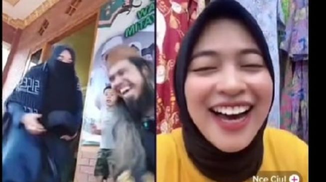 Kocak! Ketahuan Digombali Cewek Cantik Saat Live di Sosmed, Gus Samsudin Auto 'Digebuki' Istri