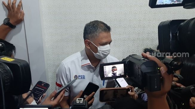 Wakil Ketua Umum PSSI, Iwan Budianto di Gedung Kemenpora, Jakarta. [Suara.com / Adie Prasetyo Nugraha]