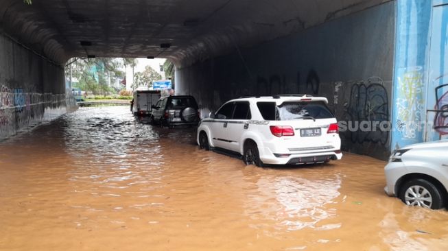 Titik Banjir di Kota Bekasi Pasca Diguyur Hujan Hari Ini, Ada Kemacetan hingga 3 Km