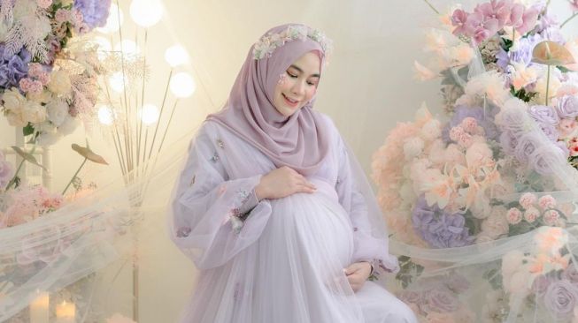 Maternity shoot Anisa Rahma (Instagram/@anisarahma_12)