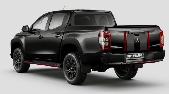 Mitsubishi Triton Sport Edition edisi 2023 spesifikasi Australia tampak buritan [Carscoops].