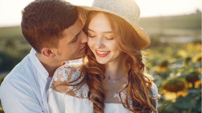 7 Tips Menjalin Hubungan Asmara di Usia 30an, Jangan Buru-Buru Melangkah!