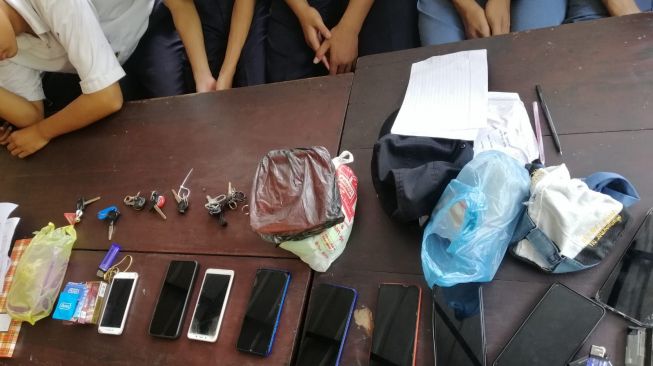 Razia Pelajar di luar Sekolah Saat Jam Pelajaran, Polisi Temukan Siswa SMP di Gunungkidul Bawa Kondom