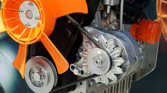 Tensioner Fan Belt: Apa Fungsinya dan Cirinya Saat Rusak?