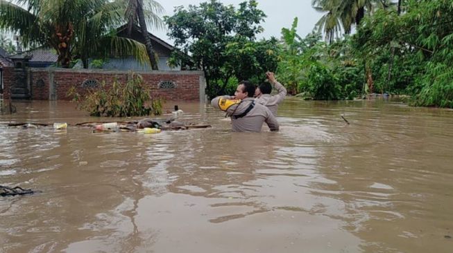 Cuaca Ekstrem Ancam NTB, Musim Hujan Mulai Masuk Pada Pertengahan Oktober