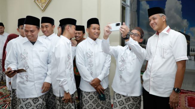 Beri Semangat Kafilah Jawa Tengah, Ganjar Pranowo Datang Langsung ke Kalimantan Selatan