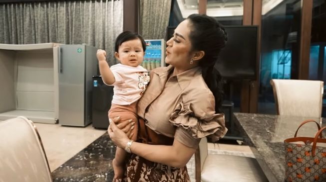 Momen Krisdayanti Jadi Suster Ameena (YouTube AH)