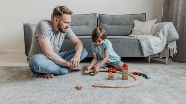 4 Pantangan saat Membesarkan Anak Lelaki, Ayah Bunda Yakin Sudah Tahu?