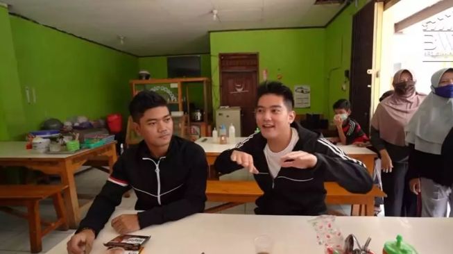 Momen Artis Ketemu Kembaran (YouTube/BW)