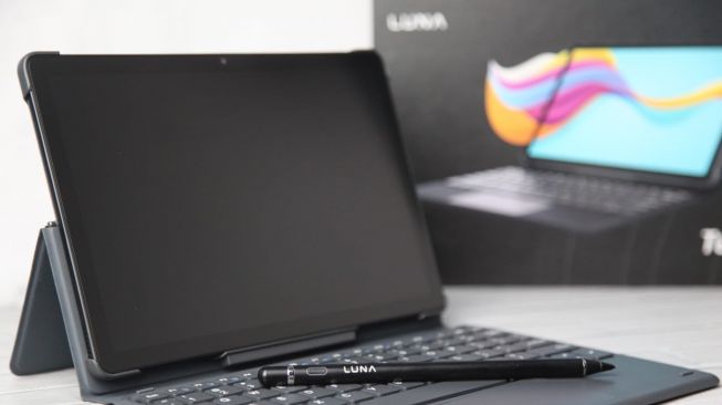 Luna Twinbook. [Luna]