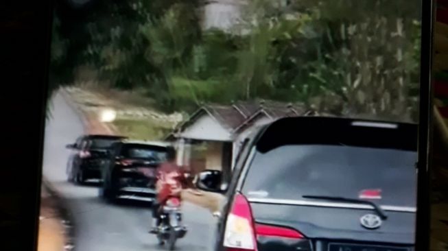 Pakai Plat Gelap, Mobil Dinas Kepala PUPR Gunungkidul Ditilang Polisi