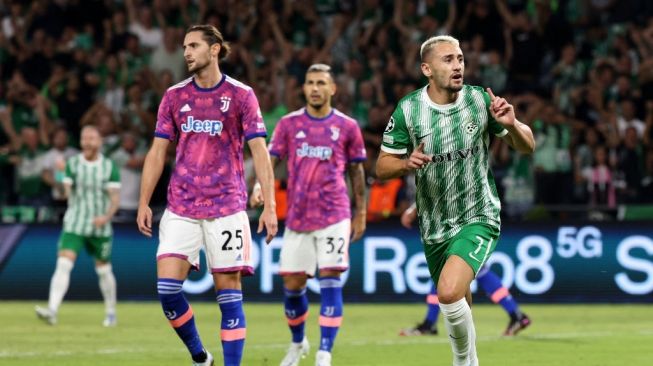 Selebrasi Omer Atzili usai mencetak gol Maccabi Haifa ke gawang Juventus dalam pertandingan Liga Champions pada 12 Oktober 2022. RONALDO SCHEMIDT / AFP