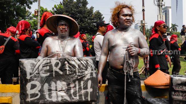 Perppu Cipta Kerja Hilangkan Hukuman Buat Pengusaha yang Menggaji Buruhnya di Bawah UMR