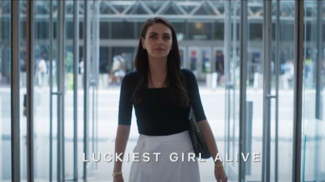 3 Fakta Luckiest Girl Alive, Mila Kunis Dihantui Masa Lalu Kelam