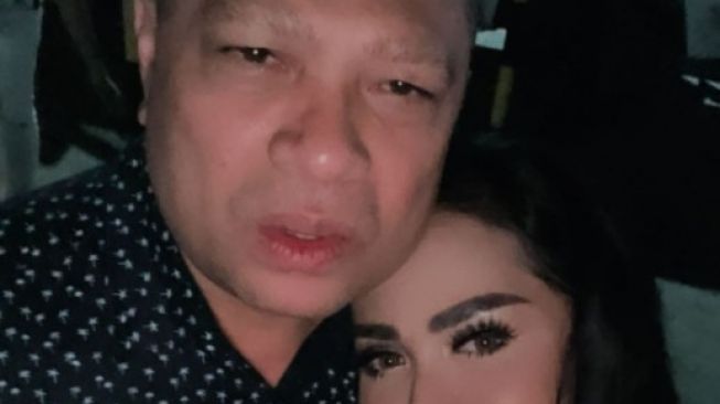 Potret mesra KD dan Raul Lemos di Timor Leste (Instagram/@krisdayantilemos)