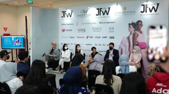 Mazda Indonesia Menjadi Official Car Jakarta Fashion Week 2023, Berikan Experience Berkelas untuk Para Fashionista